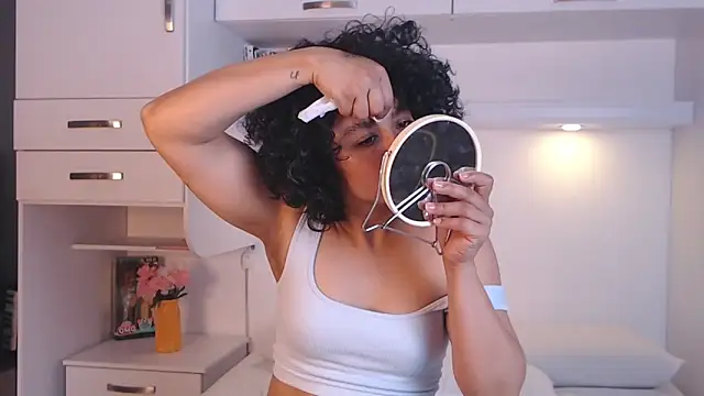 MartiRuis10 online show from November 1, 2025, 8:14 pm