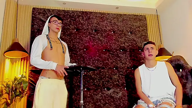 the fenix boy online show from October 26, 2025, 9:59 pm