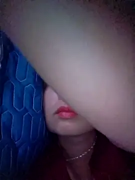 Squirrel-Pear online show from November 12, 2025, 8:01 pm