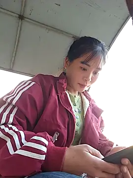 Squirrel-Pear online show from November 24, 2025, 9:53 am