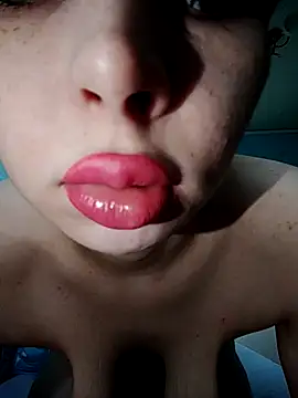 Loveyoudearxq online show from November 12, 2025, 11:03 am