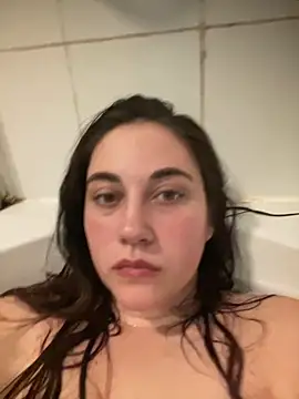 Snapshot of YourFrenchFeliciexo chatting on October 28, 2025, 9:14 pm YourFrenchFeliciexo online show from October 28, 2025, 9:14 pm