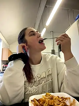 Snapshot of YourFrenchFeliciexo chatting on November 29, 2025, 2:17 pm YourFrenchFeliciexo online show from November 29, 2025, 2:17 pm