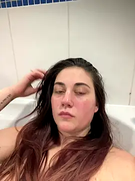 Snapshot of YourFrenchFeliciexo chatting on November 28, 2025, 7:03 pm YourFrenchFeliciexo online show from November 28, 2025, 7:03 pm