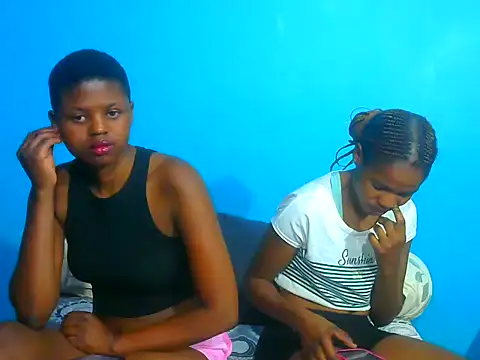 Snapshot of SexySlender_ chatting on November 28, 2025, 6:13 am SexySlender online show from November 28, 2025, 6:13 am