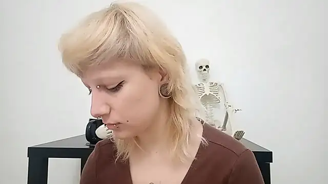 VetaBeghtol online show from November 24, 2025, 12:16 pm