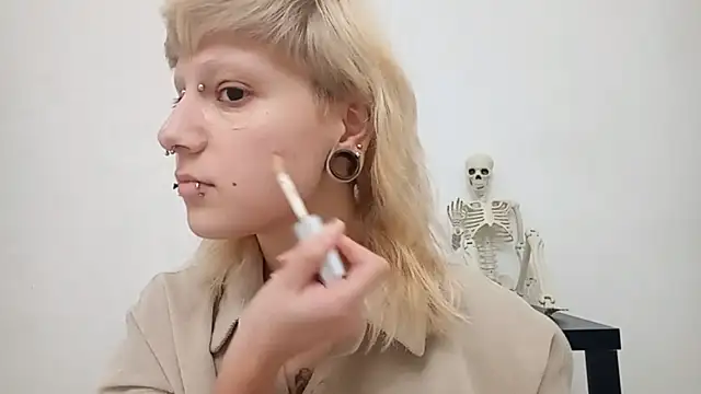 VetaBeghtol online show from November 23, 2025, 3:33 pm