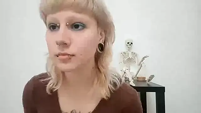 VetaBeghtol online show from November 19, 2025, 2:39 pm