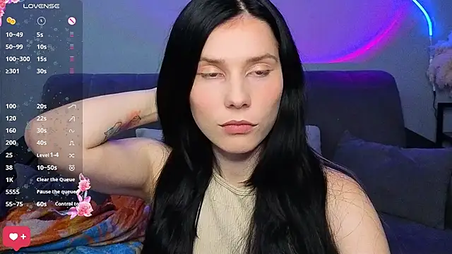 Mell Hyees online show from December 4, 2025, 6:18 pm