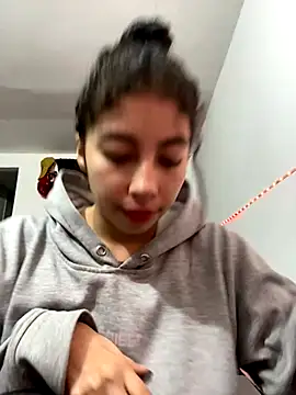 ShareeBax  online show from December 2, 2025, 11:23 am