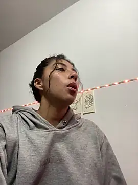 ShareeBax  online show from November 10, 2025, 11:54 pm