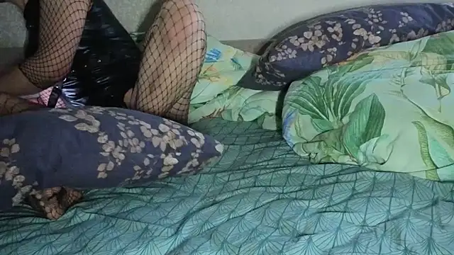 Very-sweet online show from March 4, 2026, 6:04 pm