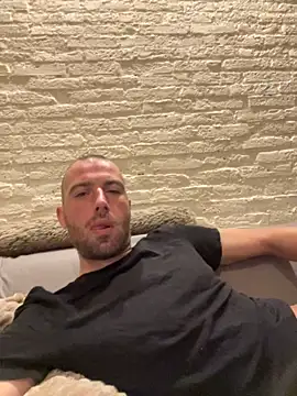 Rotteei1 online show from November 1, 2025, 7:02 am