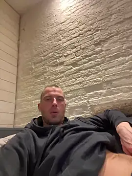 Rotteei1 online show from December 14, 2025, 8:14 pm