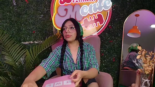 Sophia Lagos online show from December 3, 2025, 7:24 pm