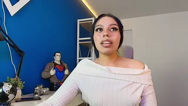 Sophia Lagos online show from October 28, 2025, 8:41 pm