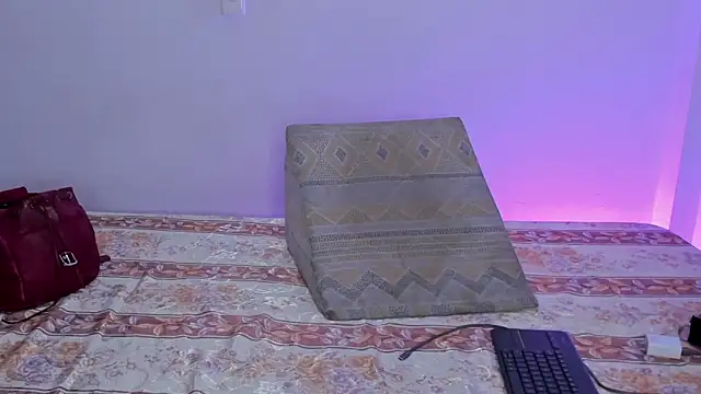 Nikki  uwu online show from February 24, 2026, 8:31 pm