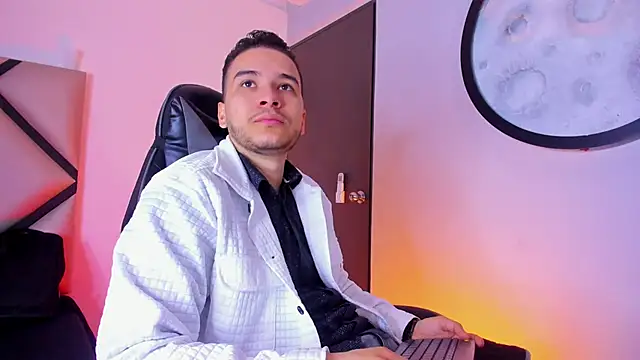 mike 257 online show from November 19, 2025, 12:05 pm