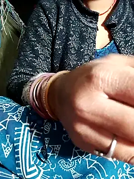 Hot cauple indian online show from February 21, 2026, 1:29 am