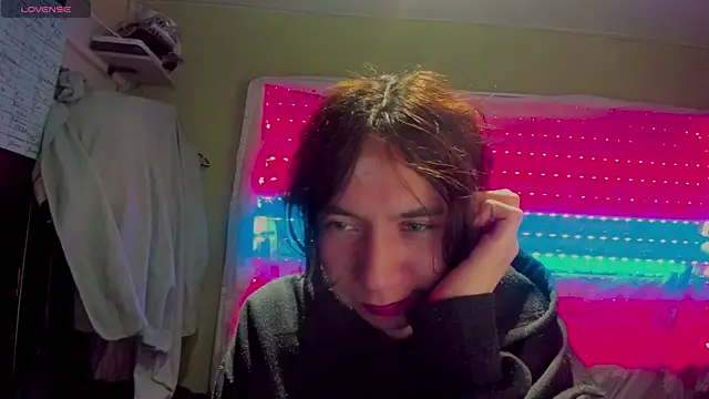 najimi uwu online show from November 24, 2025, 8:31 pm