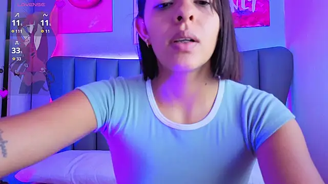 Snapshot of Aria_Russo chatting on April 28, 2026, 1:15 pm Aria Russo online show from April 28, 2026, 1:15 pm