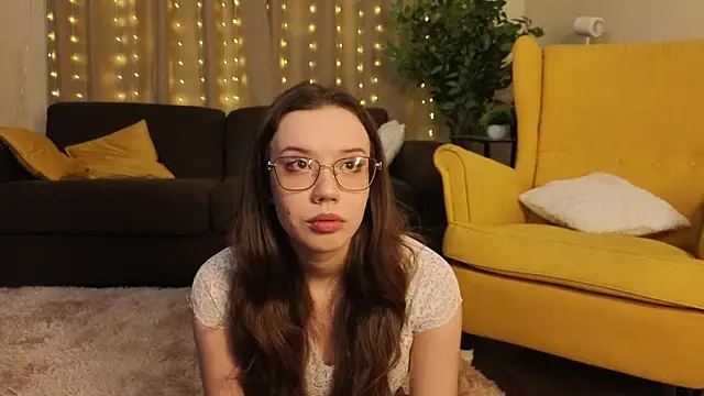 FabiolaCowing online show from November 17, 2025, 7:07 pm