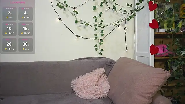 FabiolaCowing online show from November 22, 2025, 6:07 pm