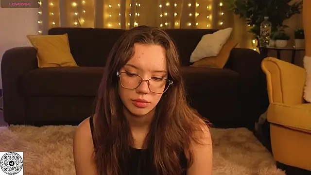 FabiolaCowing online show from November 1, 2025, 5:07 pm