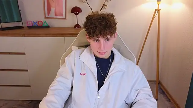 crisp1n online show from October 19, 2025, 3:04 pm