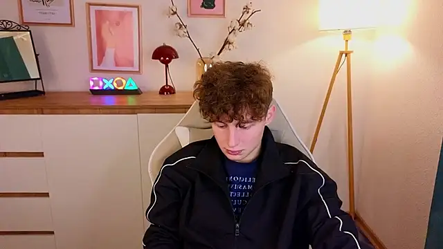 crisp1n online show from October 21, 2025, 1:21 pm