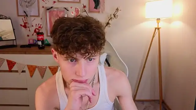 crisp1n online show from October 24, 2025, 2:49 pm