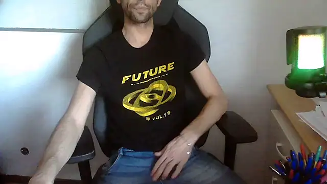 Snapshot of topg84 chatting on May 25, 2026, 4:38 pm topg84 online show from May 25, 2026, 4:38 pm