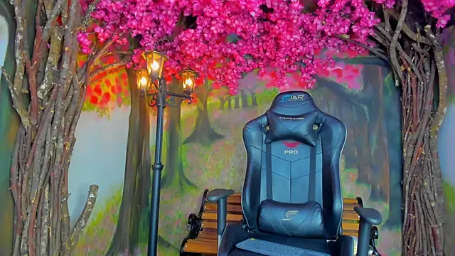 ArohomLester online show from October 21, 2025, 11:09 am