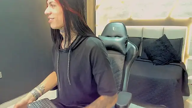 ArohomLester online show from November 11, 2025, 11:16 am