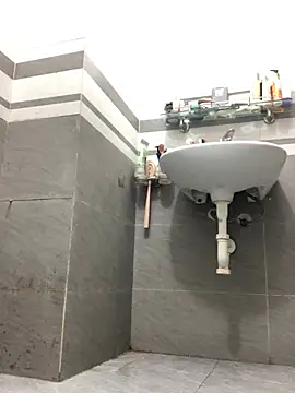 HinayLa online show from March 13, 2026, 11:21 pm