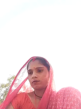 Snapshot of queen_sonam chatting on November 16, 2025, 10:42 am queen sonam online show from November 16, 2025, 10:42 am