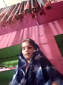 Snapshot of queen_sonam chatting on December 1, 2025, 5:03 pm queen sonam online show from December 1, 2025, 5:03 pm