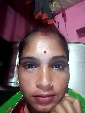 Snapshot of queen_sonam chatting on November 12, 2025, 11:19 pm queen sonam online show from November 12, 2025, 11:19 pm