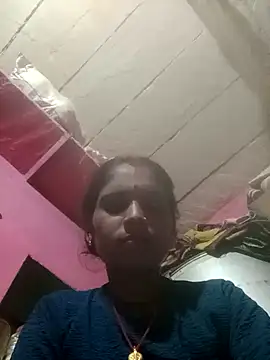 Snapshot of queen_sonam chatting on October 19, 2025, 3:48 pm queen sonam online show from October 19, 2025, 3:48 pm