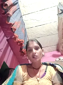 Snapshot of queen_sonam chatting on November 27, 2025, 7:42 am queen sonam online show from November 27, 2025, 7:42 am