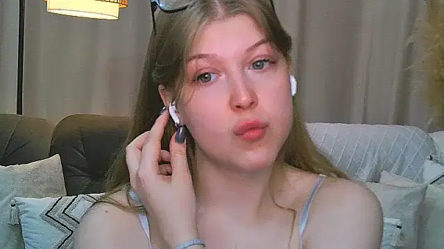Snapshot of Stella_Light chatting on May 14, 2026, 1:08 pm Stella Light online show from May 14, 2026, 1:08 pm