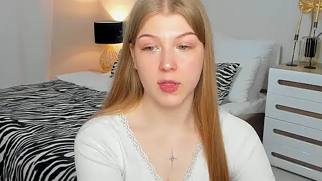 Snapshot of Stella_Light chatting on May 20, 2026, 12:13 pm Stella Light online show from May 20, 2026, 12:13 pm