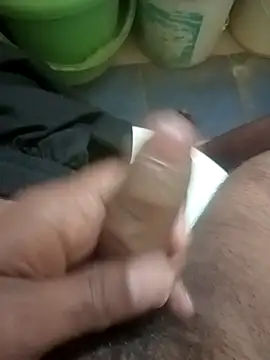 Snapshot of HeatableRevan chatting on February 28, 2026, 12:54 am HeatableRevan online show from February 28, 2026, 12:54 am