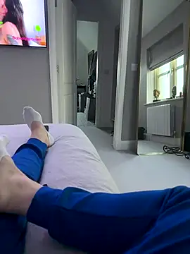 ppppkkkkpppp online show from October 19, 2025, 5:05 pm