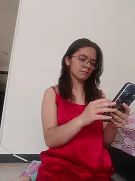 Nata Linares online show from December 1, 2025, 6:31 pm