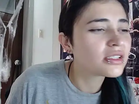 KittenMiss  online show from October 26, 2025, 7:25 pm