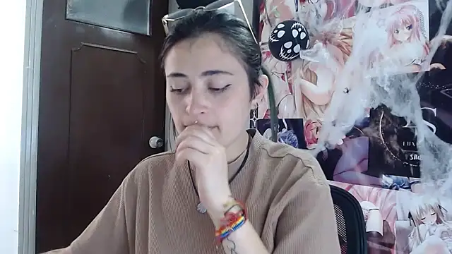 KittenMiss  online show from November 3, 2025, 8:23 pm