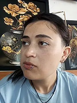 KittenMiss  online show from November 6, 2025, 7:29 pm