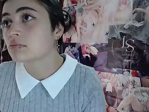 KittenMiss  online show from October 28, 2025, 7:35 pm