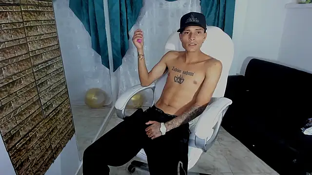 Snapshot of paul_booy chatting on October 30, 2025, 3:05 am paul booy online show from October 30, 2025, 3:05 am